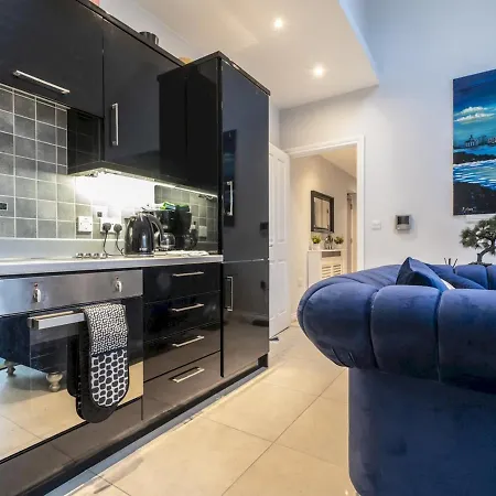 Pass The Keys Luxury Living Cathedral Quarter Cafes Bars Apartment Belfast Exterior photo